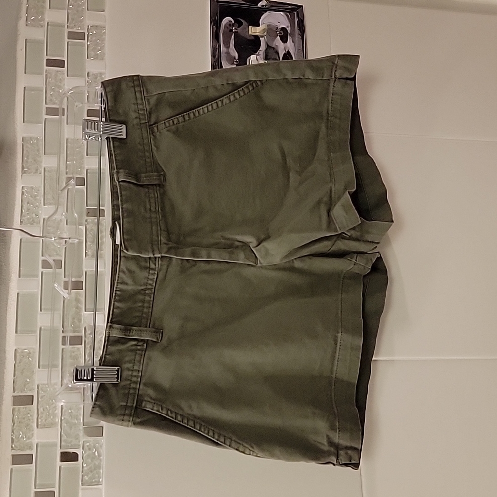 Gap shorts size 6